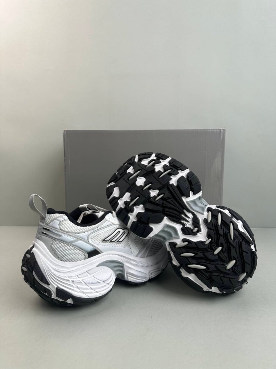  Balenciaga 10xl