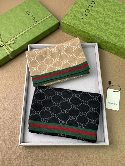 GUCCI scarf
