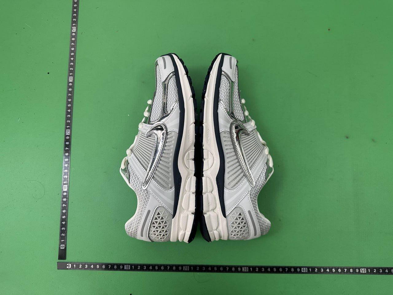 Nike Air Zoom Vomero 5