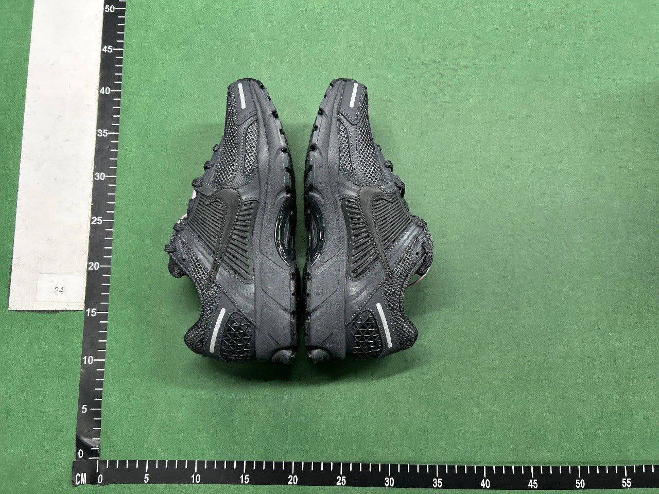 Nike Air Zoom Vomero 5