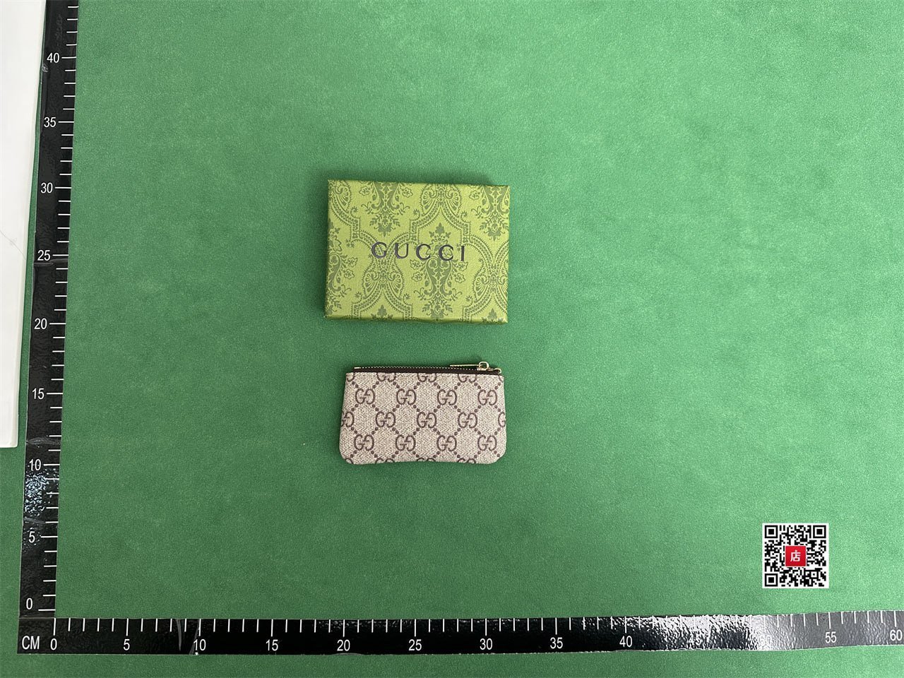  Louis Vuitton/Gucci Card Case
