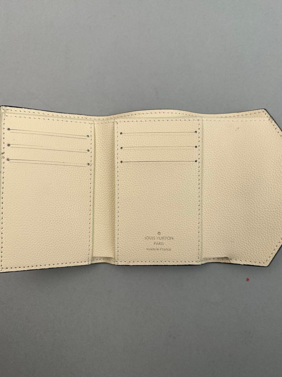  LV Wallet