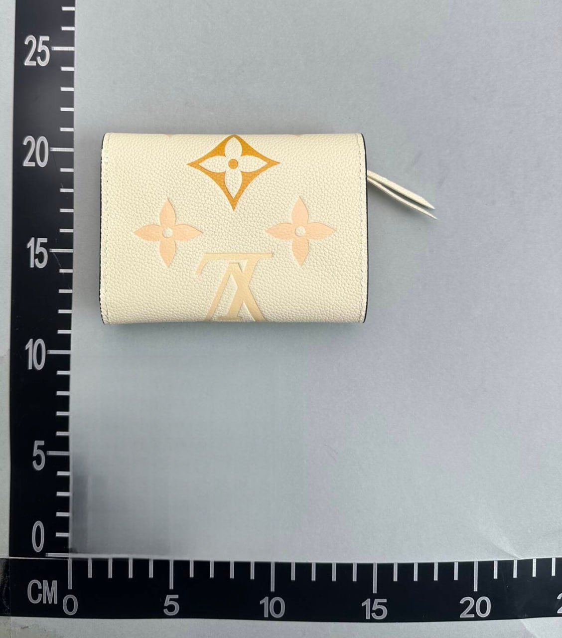  LV Wallet