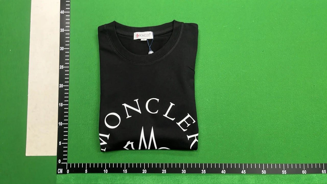 Moncler T-shirt