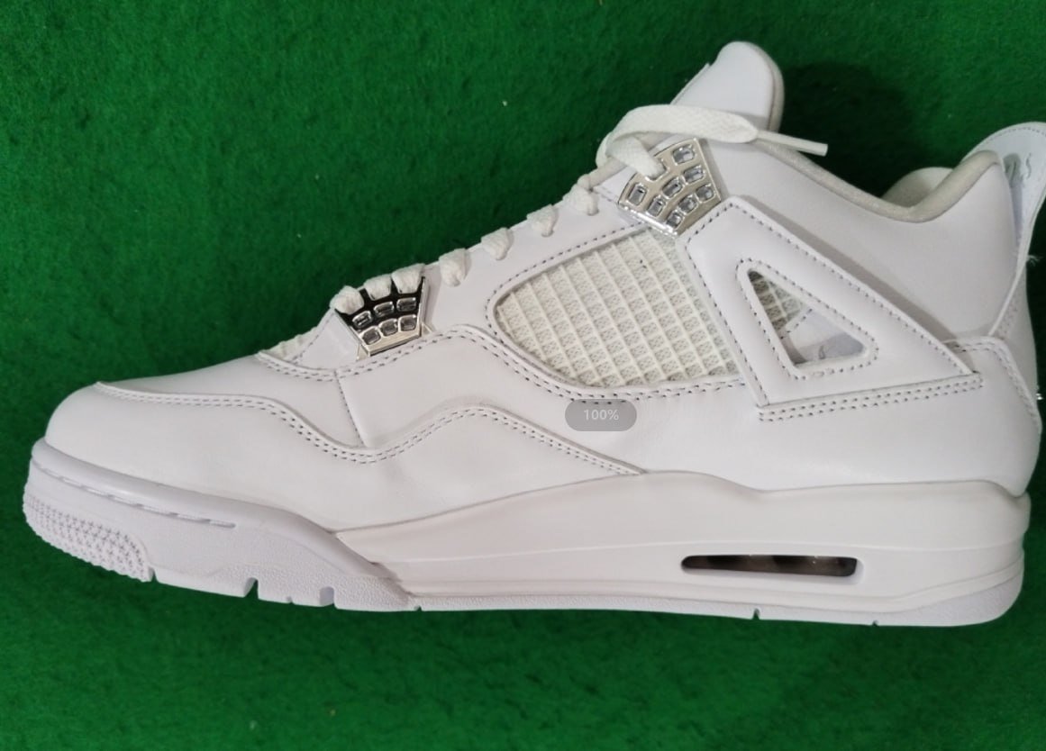 Air Jordan 4 Retro