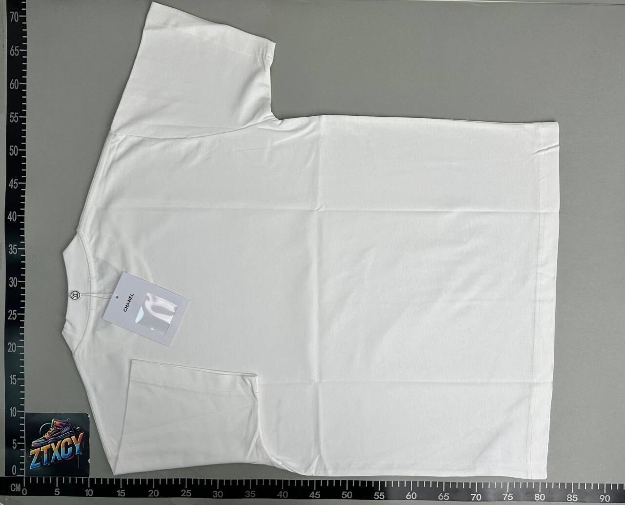 CHANEL T-shirt