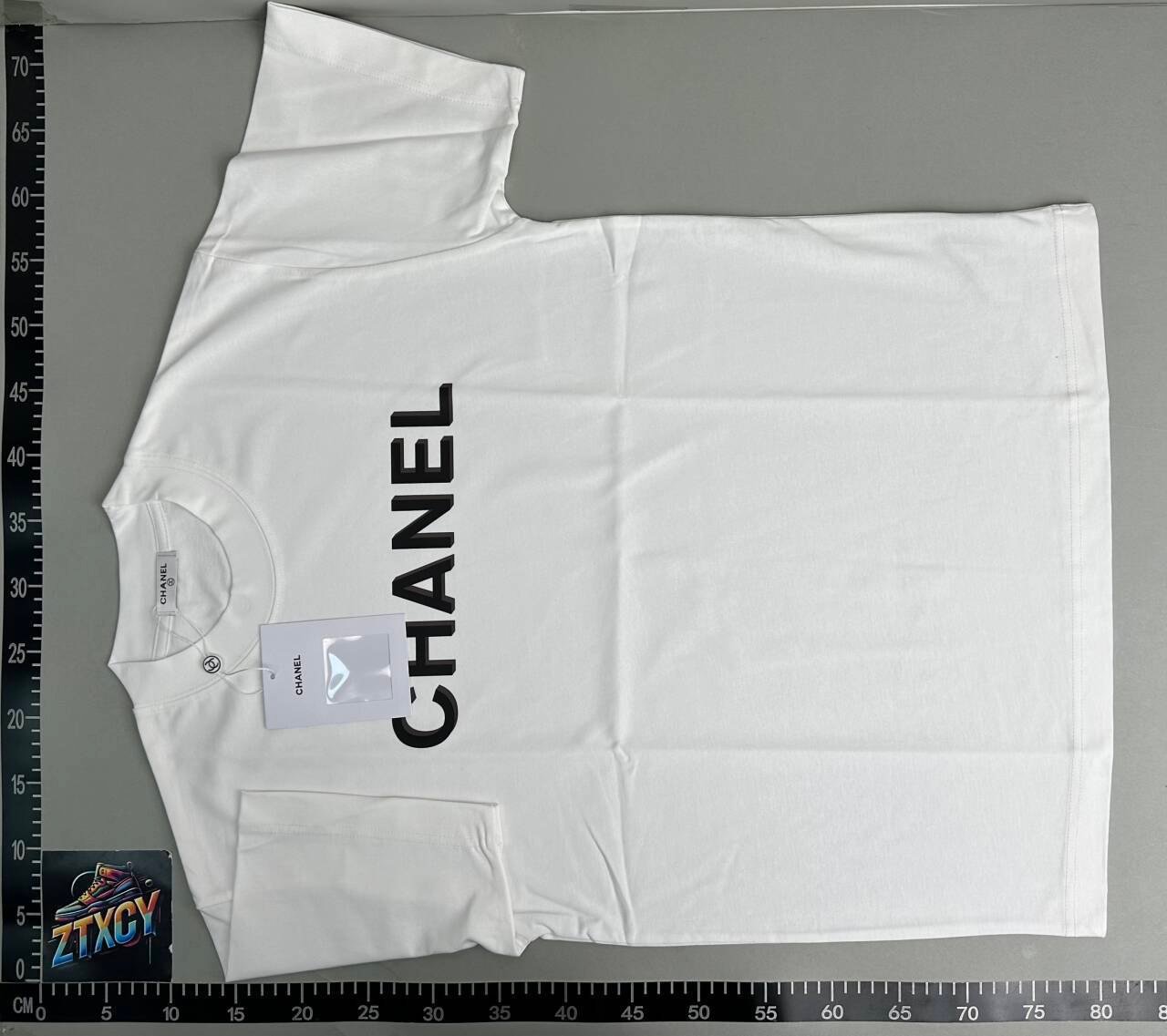 CHANEL T-shirt