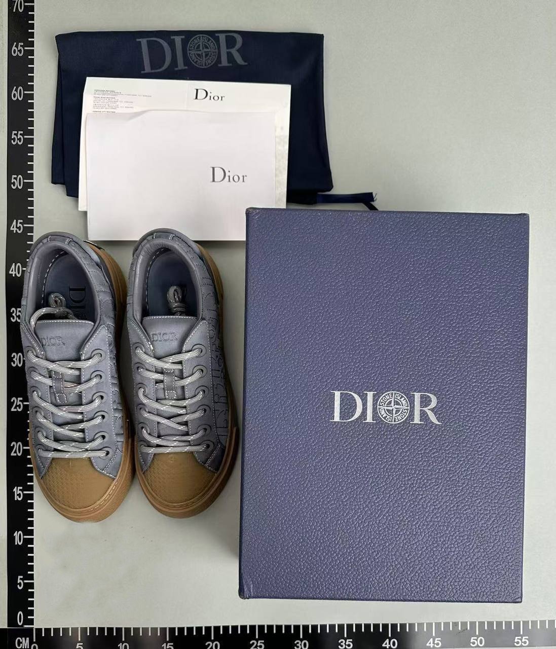 DIOR 