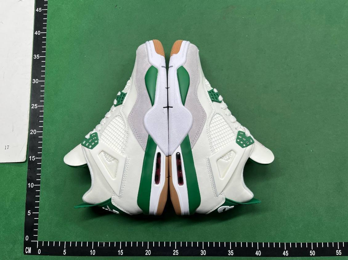 JORDAN 4