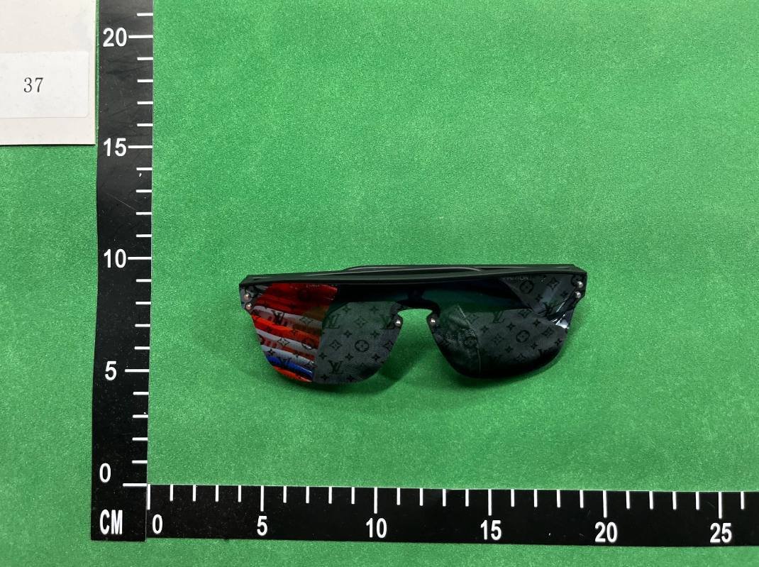 LOUIS VUITTON GLASSES