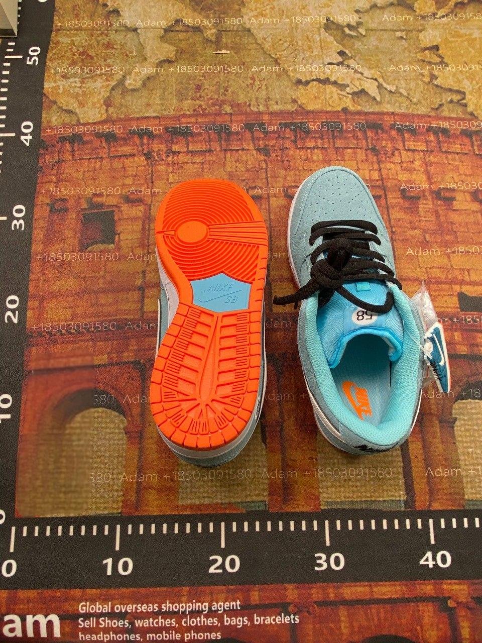 NIKE  SB Dunk Low