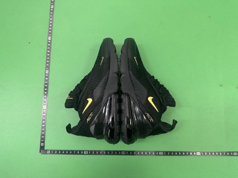 NIKE AIR MAX 270