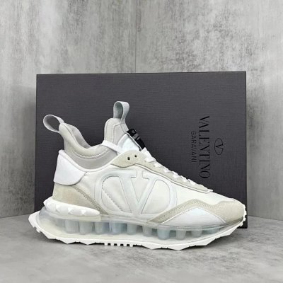Valentino 999                                                                                                  Valentino 999                                                                      