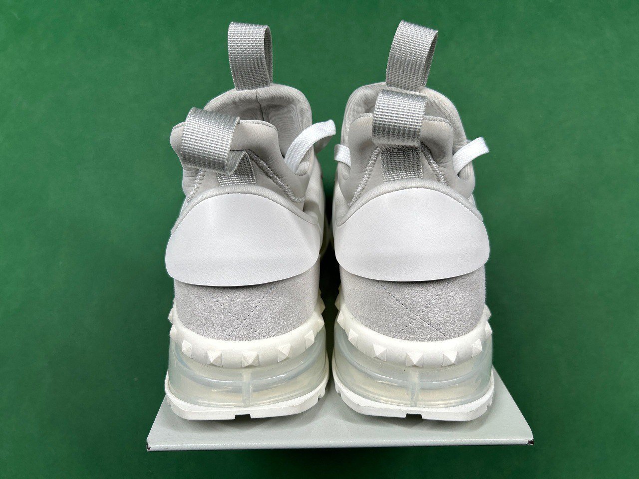 Valentino 999                                                                                                  Valentino 999                                                                      