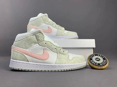 NIKE AIR JORDAN 1 MID