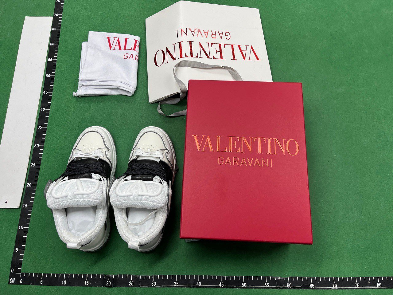 Valentino                                                                                                       Valentino                                                                               